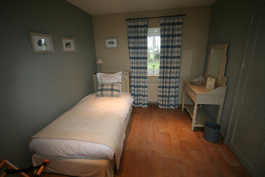 Hostellerie Au Coeur Du Spinois Rebecq-Rognon Room photo